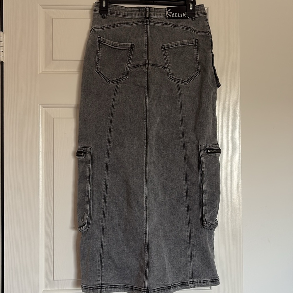 Delia’s Dolls Kill Gray Denim Maxi Skirt Slight Cargo Pockets NWOT✨Sz Small - Picture 4 of 7